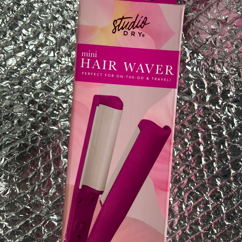 NIB NWT hot pink Barbie girl hair crimper mini travel hair crimper